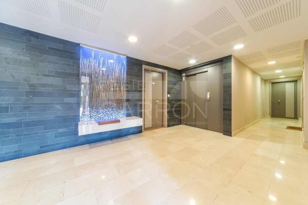 APPARTEMENT T4 A VENDRE - CALUIRE ET CUIRE - 100 m2 - 425 000 &euro;
