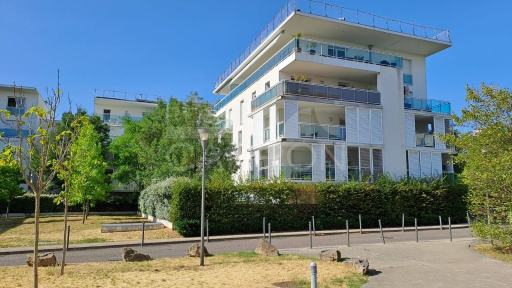 APPARTEMENT T4 A VENDRE - CALUIRE ET CUIRE - 100 m2 - 425 000 &euro;