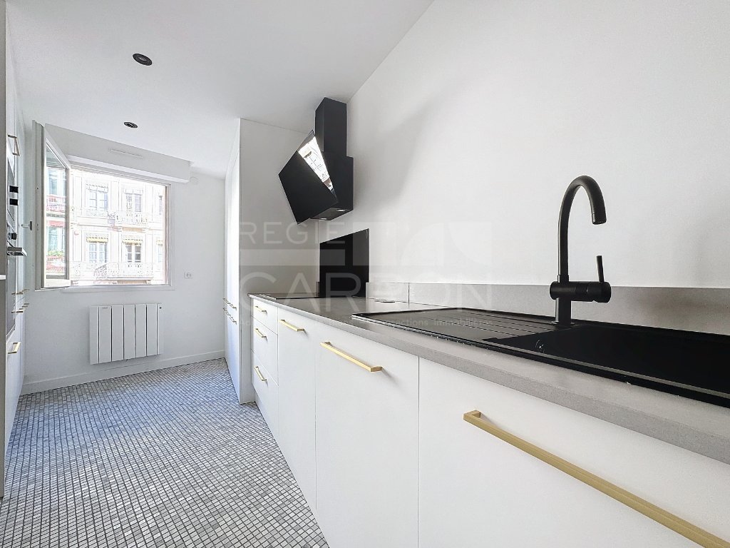 APPARTEMENT T4 A VENDRE - LYON 2EME ARRONDISSEMENT - 91 m2 - 495000€