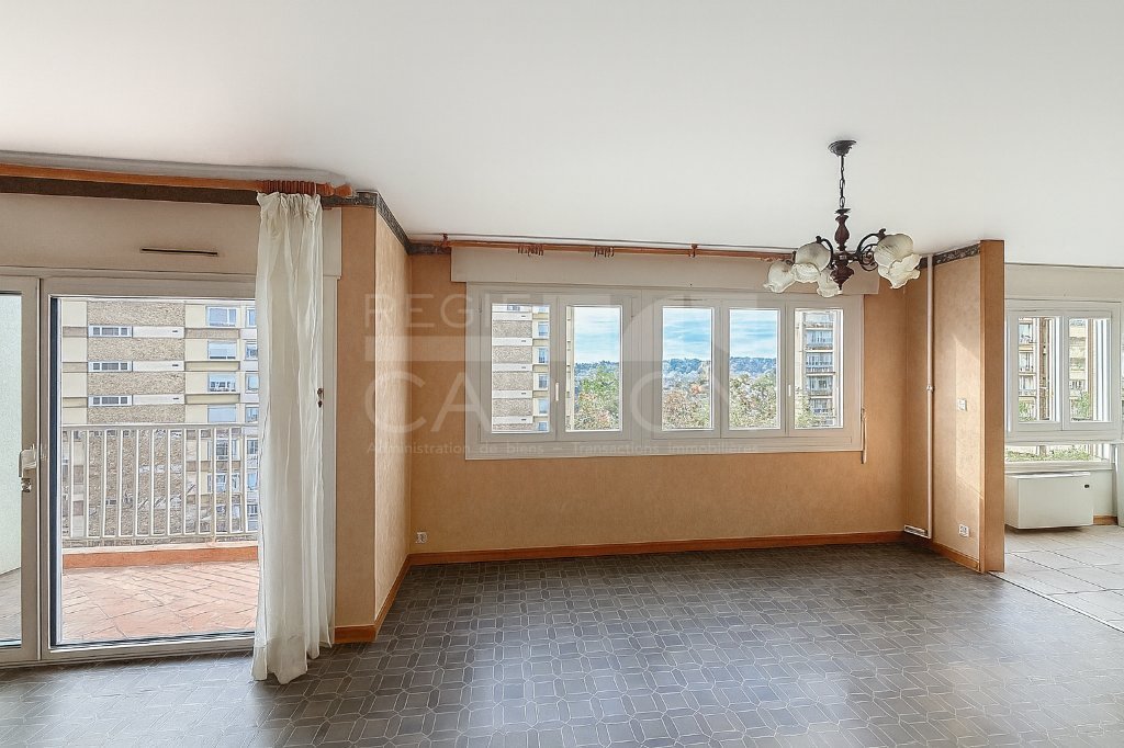 APPARTEMENT T4 A VENDRE - OULLINS - 78 m2 - 195000€