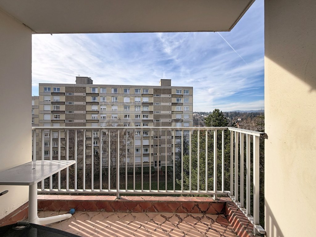 APPARTEMENT T4 A VENDRE - OULLINS - 78 m2 - 195000€