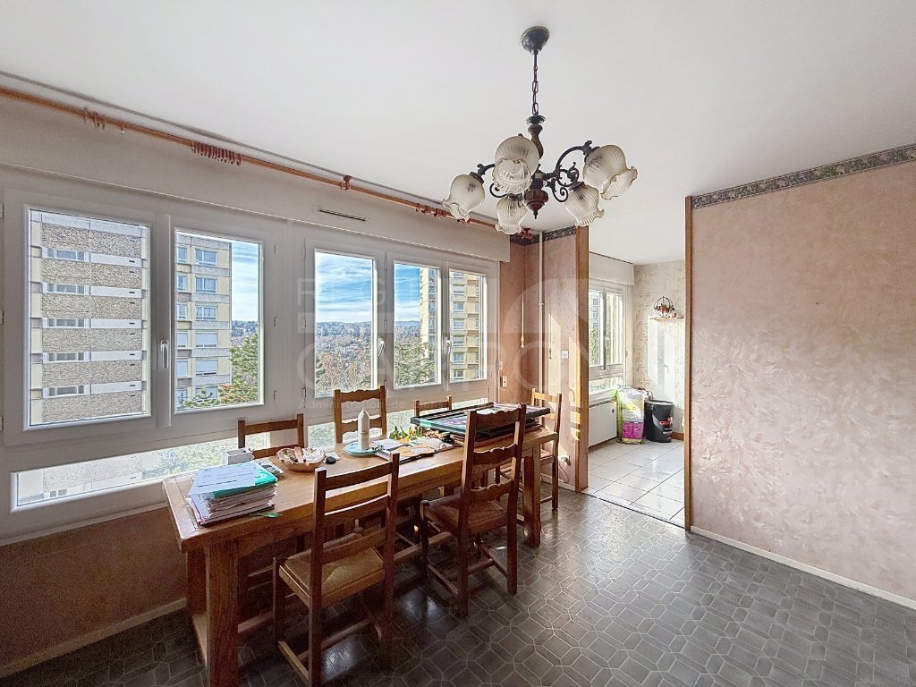 APPARTEMENT T4 A VENDRE - OULLINS - 78 m2 - 195000€