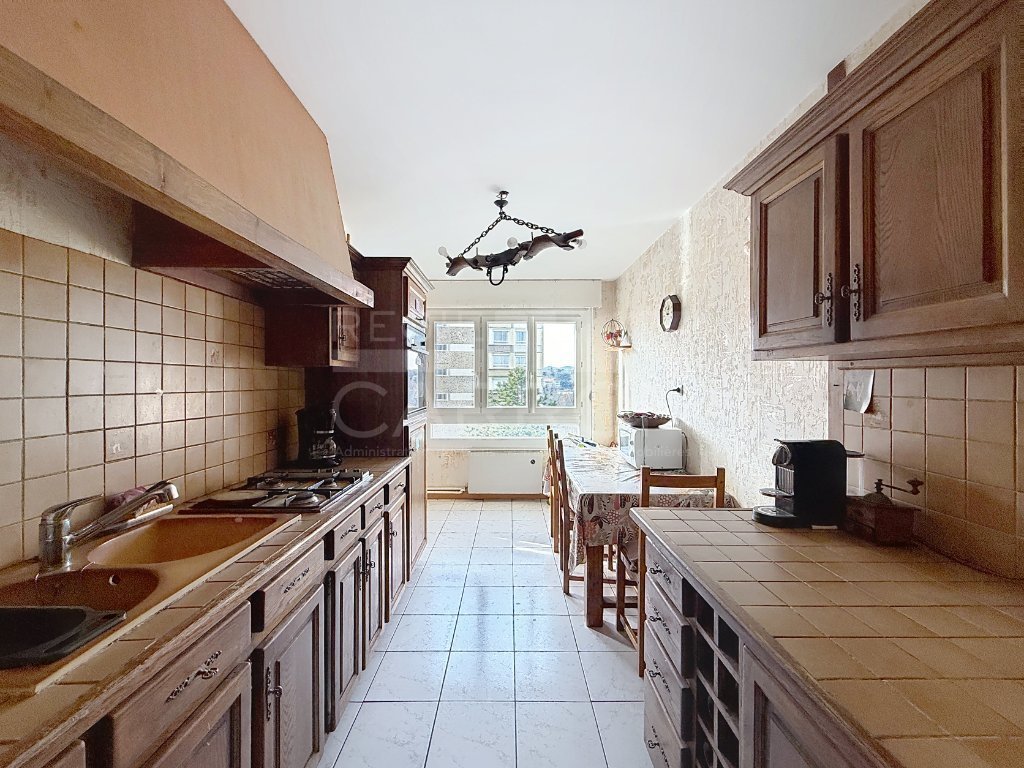 APPARTEMENT T4 A VENDRE - OULLINS - 78 m2 - 195000€