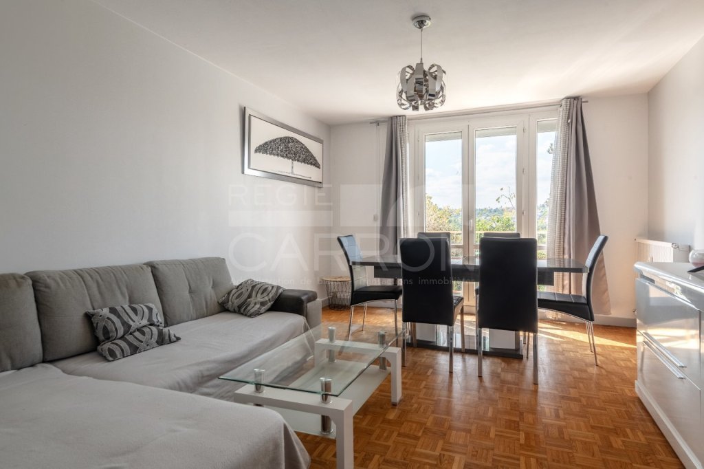 APPARTEMENT T4 A VENDRE - PIERRE BENITE - 83.65 m2 - 165000€