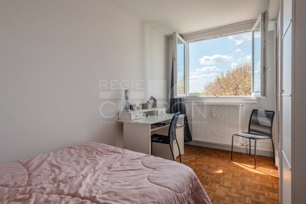 APPARTEMENT T4 A VENDRE - PIERRE BENITE - 83.65 m2 - 165000€