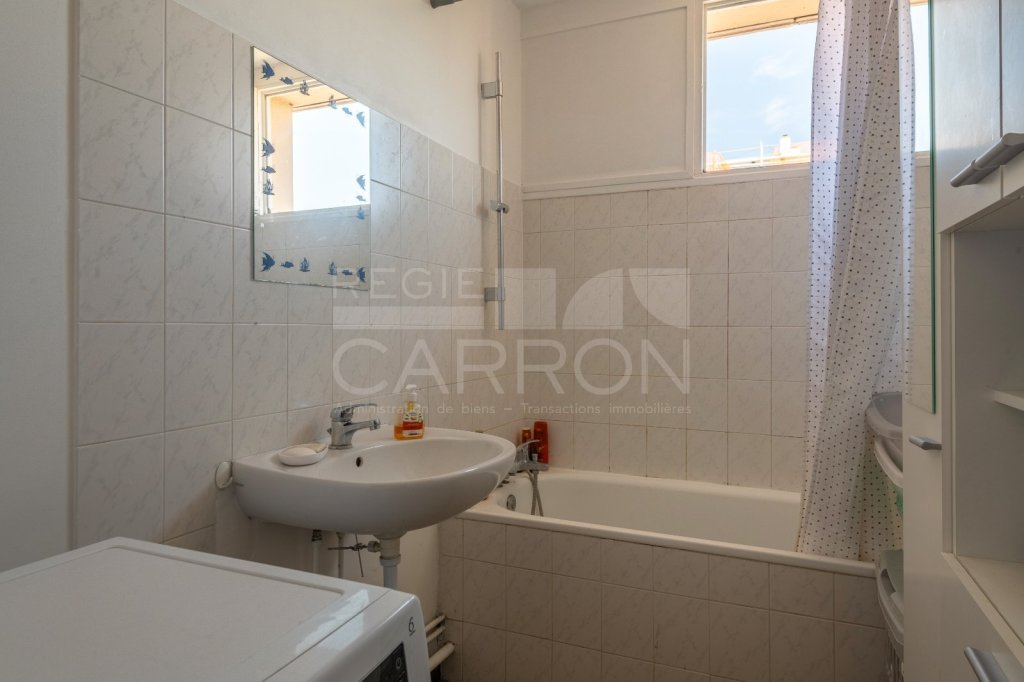 APPARTEMENT T4 A VENDRE - PIERRE BENITE - 83.65 m2 - 165000€