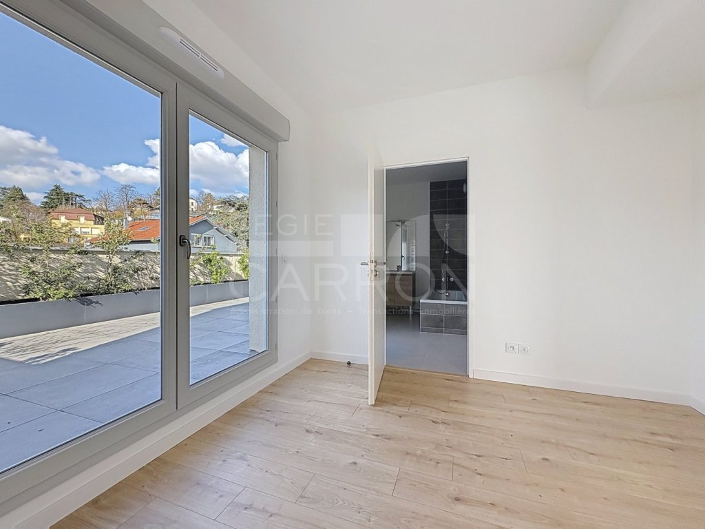 APPARTEMENT T4 A VENDRE - RILLIEUX LA PAPE CREPIEU - 78 m2 - 440 000 &euro;
