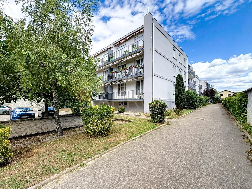 APPARTEMENT T4 A VENDRE - VILLEURBANNE - 78 m2 - 225000€