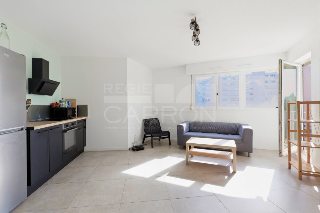 Appartement 4 pièces avec terrasse - 3 chambres A VENDRE - VILLEURBANNE - 67 m2 - 219 000 &euro;