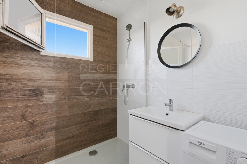 Appartement 4 pièces avec terrasse - 3 chambres A VENDRE - VILLEURBANNE - 67 m2 - 219 000 &euro;