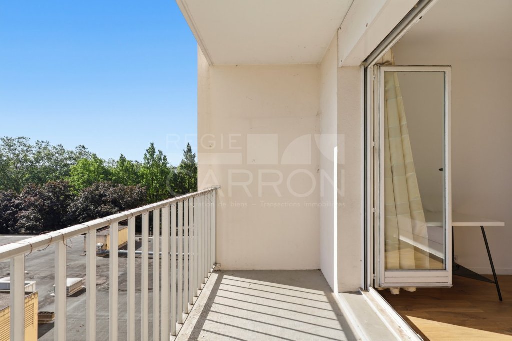 Appartement 4 pièces avec terrasse - 3 chambres A VENDRE - VILLEURBANNE - 67 m2 - 209 000 &euro;