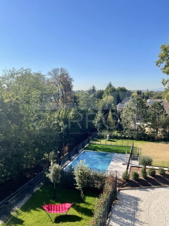 APPARTEMENT T5 A LOUER - ST CYR AU MONT D OR - 3 550 &euro; charges comprises par mois