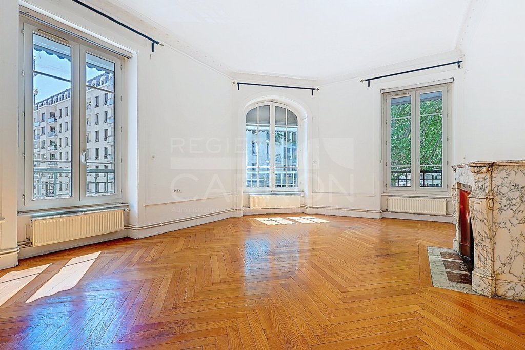 Appartement 5 pices - 4 chambres A VENDRE - LYON 3EME ARRONDISSEMENT - 135.28 m2 - 599000€