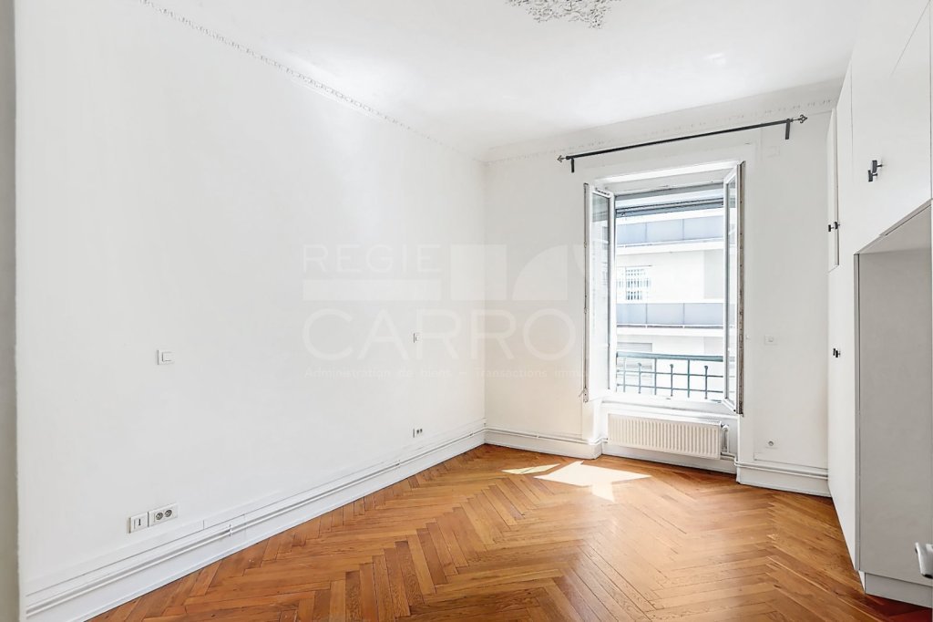Appartement 5 pi�ces - 4 chambres A VENDRE - LYON 3EME ARRONDISSEMENT - 135.28 m2 - 569�000�&euro;