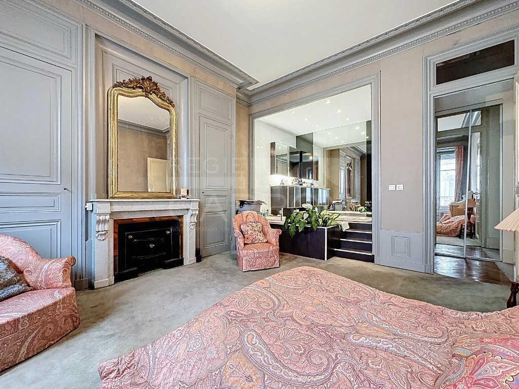 APPARTEMENT T5 A VENDRE - LYON 6EME ARRONDISSEMENT - 158 m2 - 849�000�&euro;
