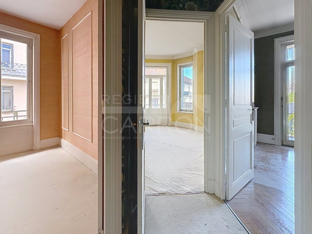APPARTEMENT T5 A VENDRE - LYON 6EME ARRONDISSEMENT - 136 m2 - 785 000 &euro;