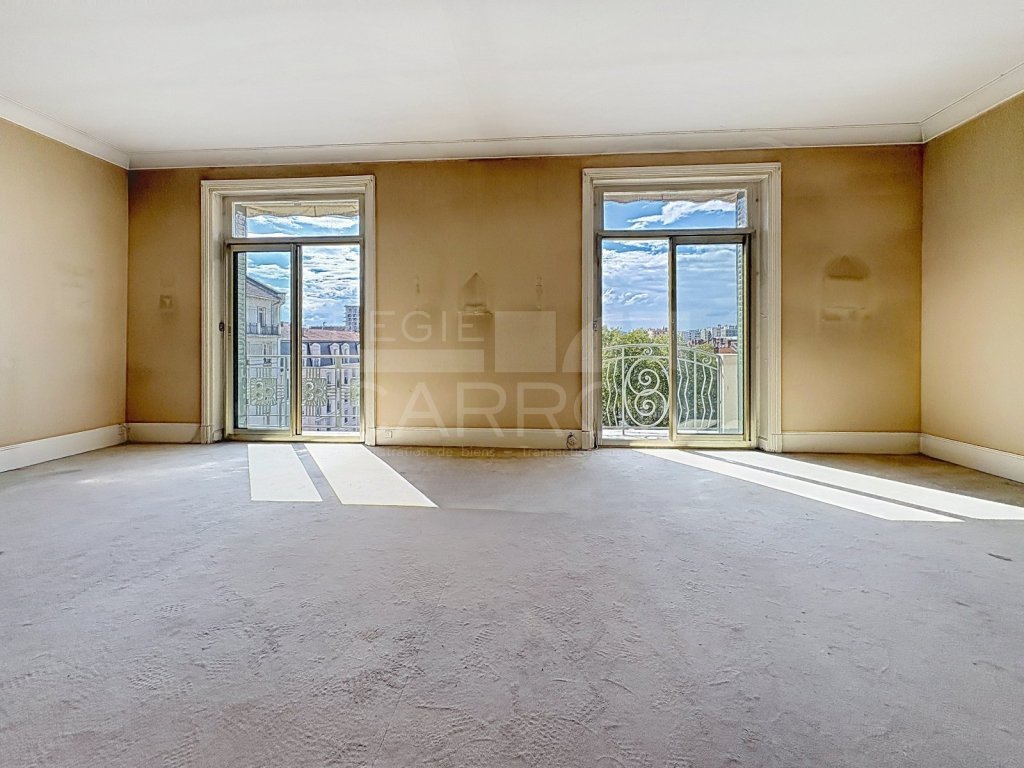 APPARTEMENT T5 A VENDRE - LYON 6EME ARRONDISSEMENT - 136 m2 - 785 000 &euro;