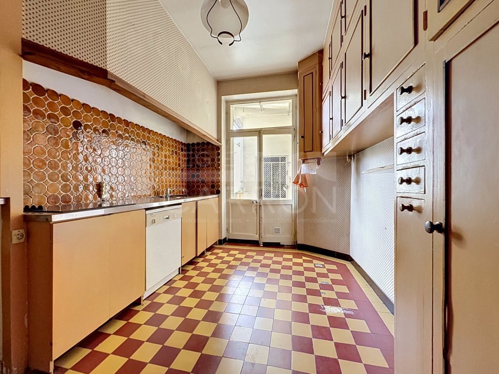 APPARTEMENT T5 A VENDRE - LYON 6EME ARRONDISSEMENT - 136 m2 - 785 000 &euro;