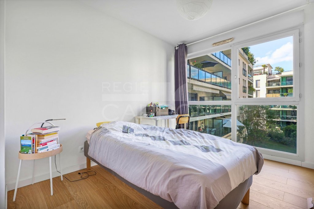 Appartement 5 pièces avec terrasse - 4 chambres A VENDRE - LYON 7EME ARRONDISSEMENT - 93 m2 - 516 000 &euro;
