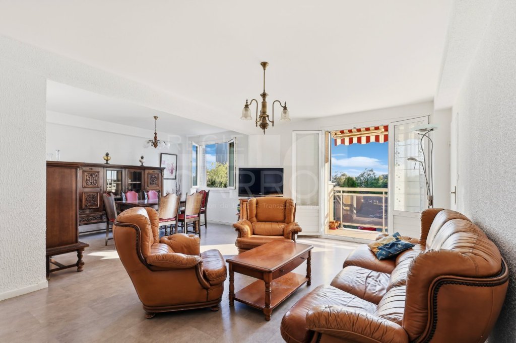 Appartement 5 pièces - 3 chambres A VENDRE - STE FOY LES LYON - 81.18 m2 - 220 000 &euro;