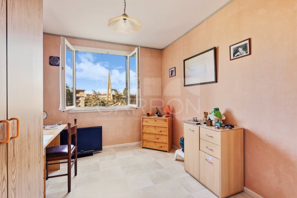 Appartement 5 pièces - 3 chambres A VENDRE - STE FOY LES LYON - 81.18 m2 - 220 000 &euro;