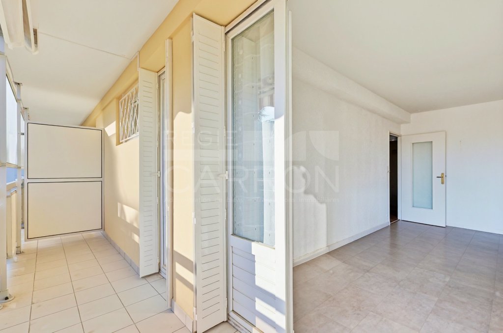 Appartement 5 pièces - 3 chambres A VENDRE - STE FOY LES LYON - 81.18 m2 - 210 000 &euro;