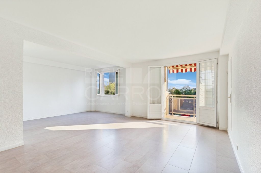 Appartement 5 pièces - 3 chambres A VENDRE - STE FOY LES LYON - 81.18 m2 - 210 000 &euro;