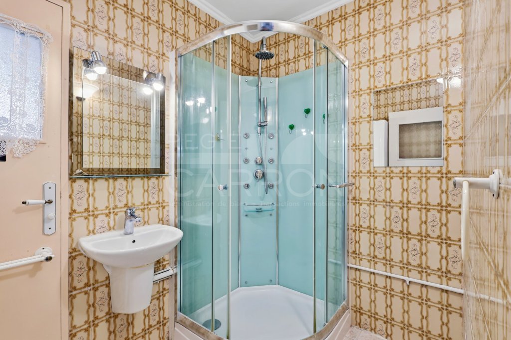 Appartement 5 pièces - 3 chambres A VENDRE - STE FOY LES LYON - 81.18 m2 - 210 000 &euro;
