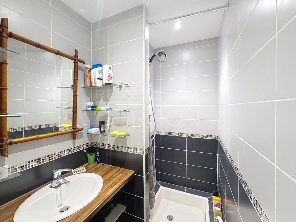 APPARTEMENT T5 A VENDRE - VILLEURBANNE - 96 m2 - 275000€